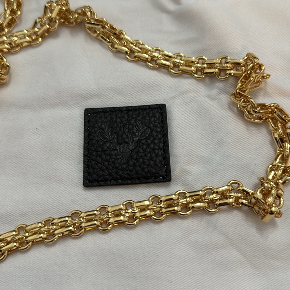 Taxidermy 100 💯 original Black Leather Crossbody Bag with Gold Accent - Picture 6 of 6